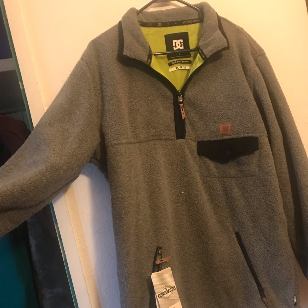 Men’s DC 1/4 zip sweatshirt